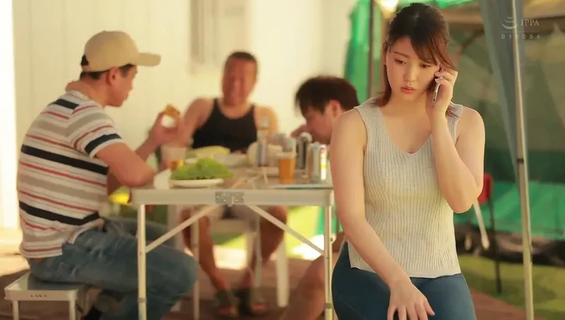 ông xã khờ để cô vợ tham gia sự kiện cắm trại với mấy gã hàng xóm và cái kết