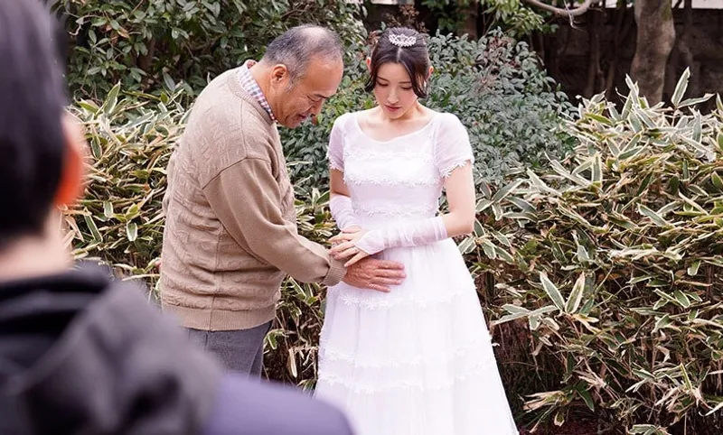 Anh xã quá yếu, người vợ dù yêu nhưng vẫn thường chịch với bố ông chồng đến có thai