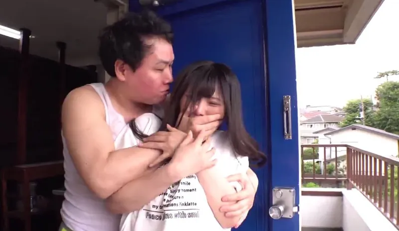 Tình đầu của tôi đã bị gã gần nhà quan hệ tơi tả